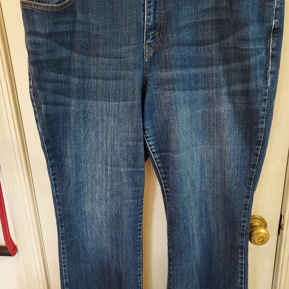Levi's Women's 580 Bootcut Jeans in Size 18 - Picture 5 of 11